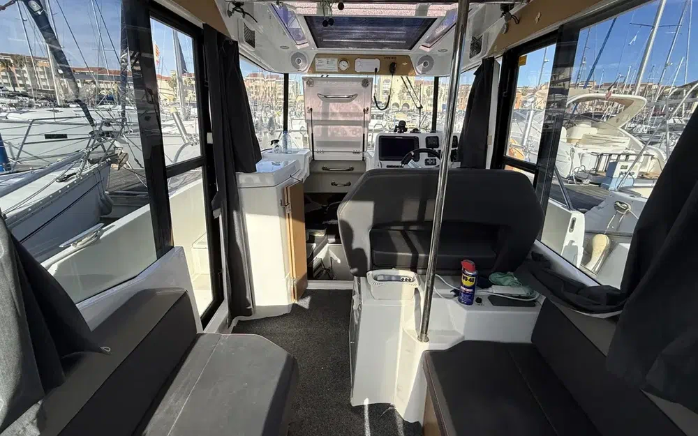 slider 12 Beneteau Barracuda 9