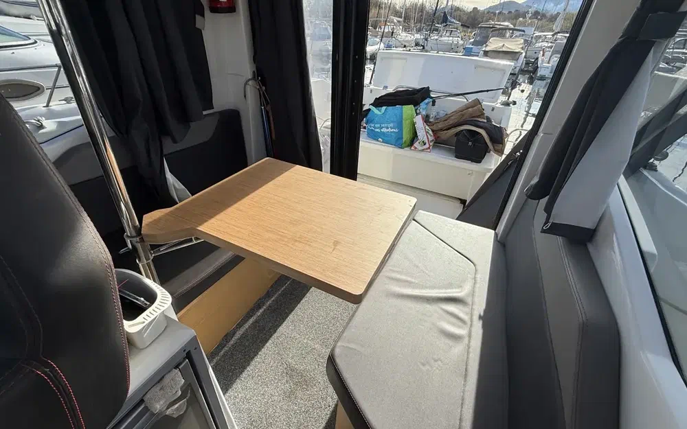 slider 14 Beneteau Barracuda 9