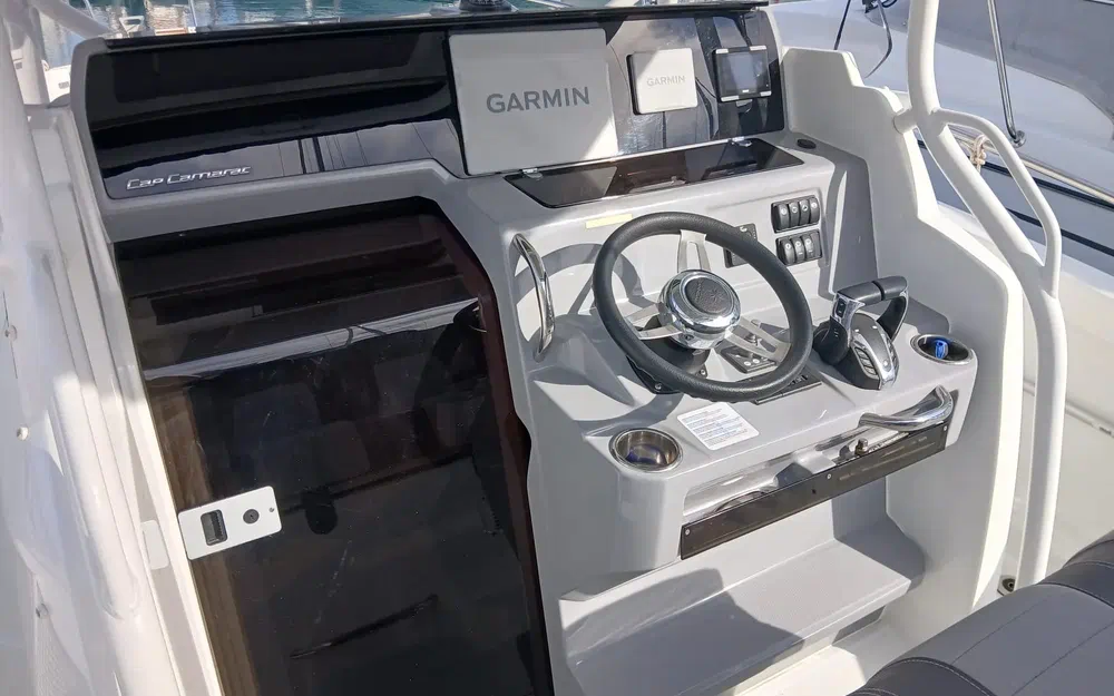 slider 10 Jeanneau Cap Camarat 9.0 CC