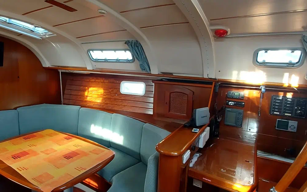 slider 11 Beneteau Oceanis 381