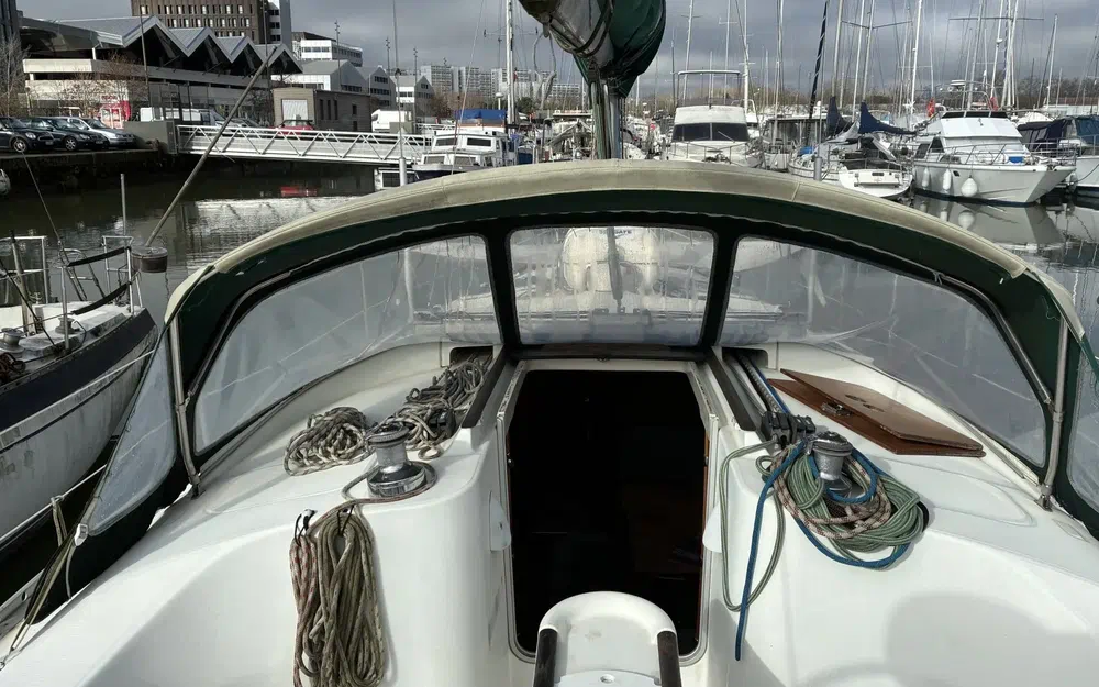 slider 8 Beneteau Oceanis 381