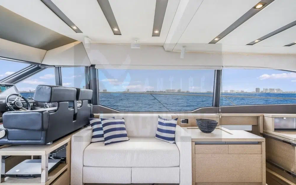slider 13 Prestige Yachts 630 Fly