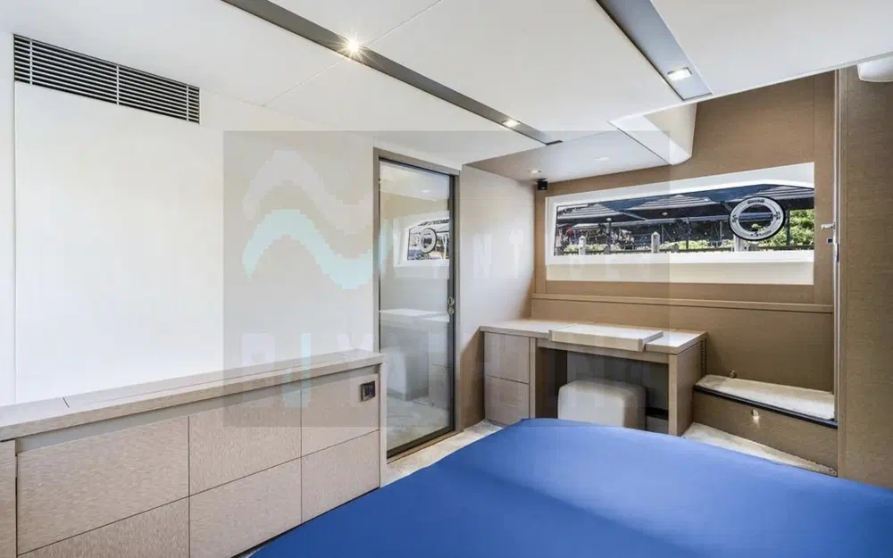 slider 19 Prestige Yachts 630 Fly