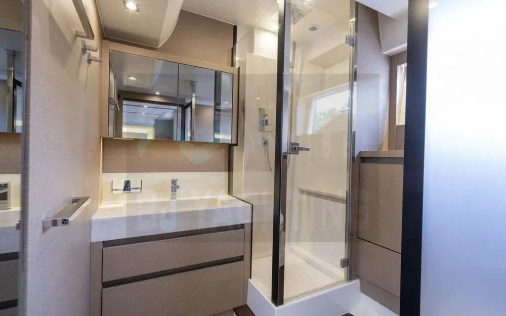 slider 21 Jeanneau Prestige 630