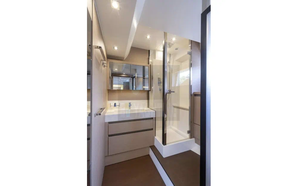 slider 22 Prestige Yachts 630 Fly