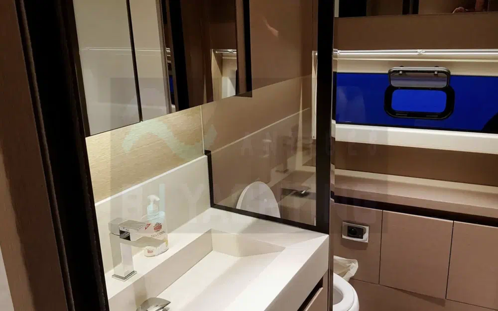 slider 25 Prestige Yachts 630 Fly