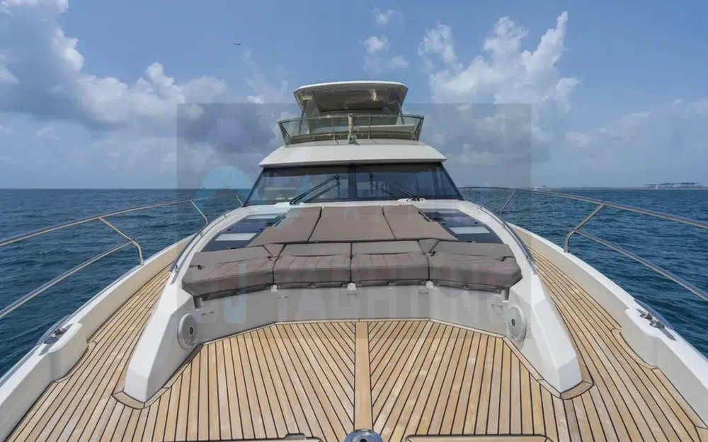 slider 3 Prestige Yachts 630 Fly