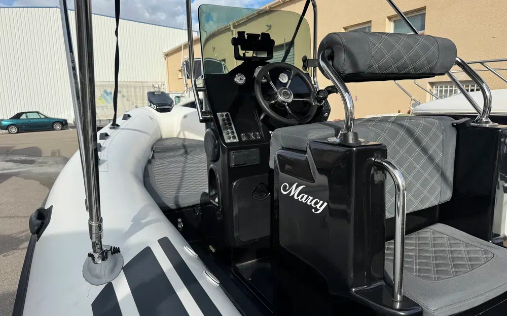 slider 6 3D Tender Lux 635 Hypalon