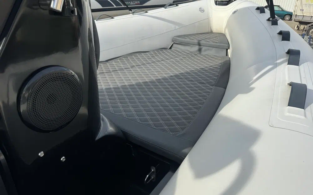 slider 7 3D Tender Lux 635 Hypalon