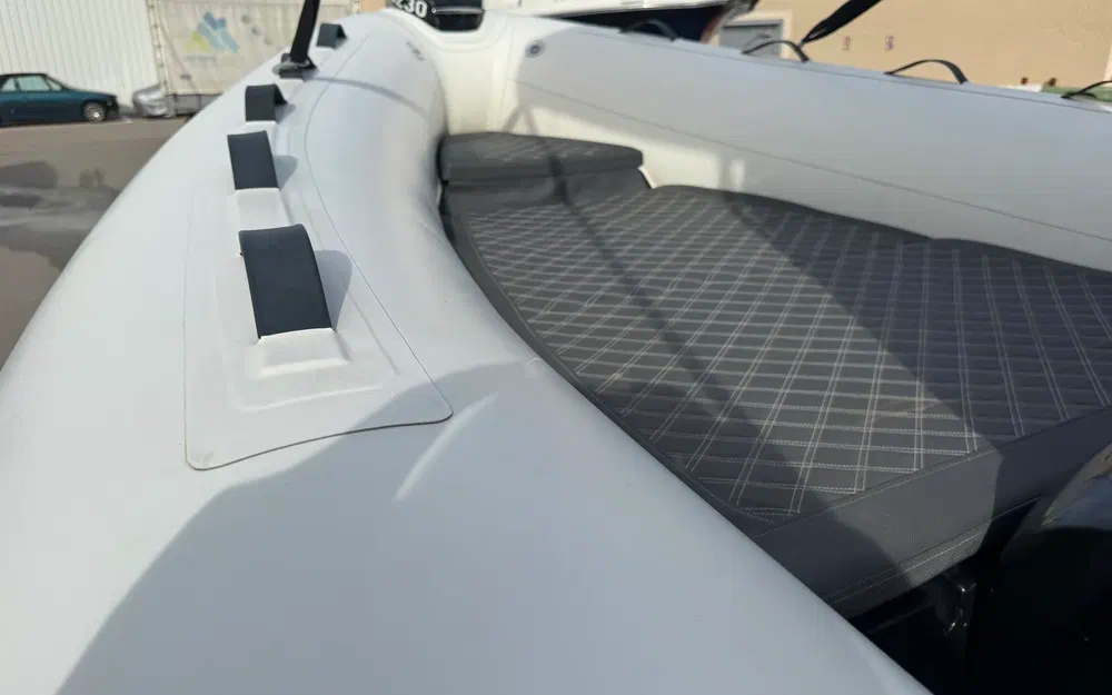 slider 8 3D Tender Lux 635 Hypalon