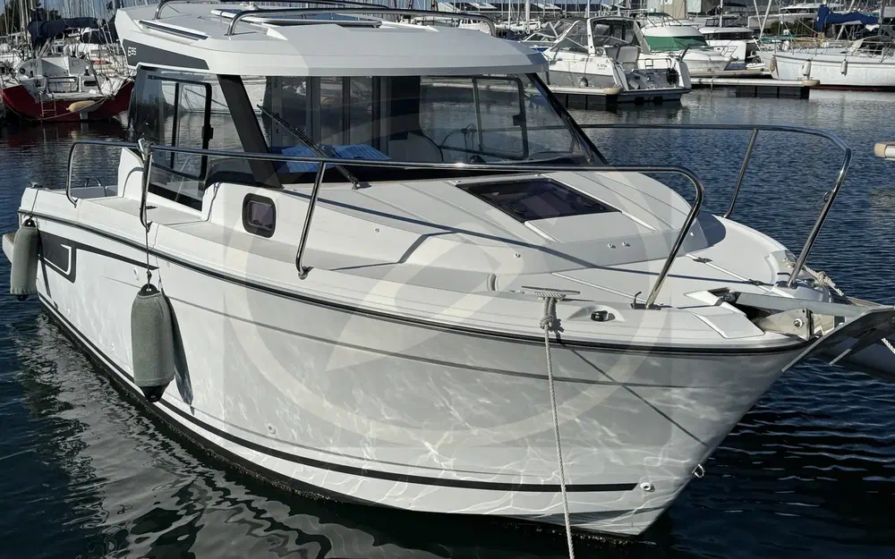 slider 0 Jeanneau Merry Fisher 695