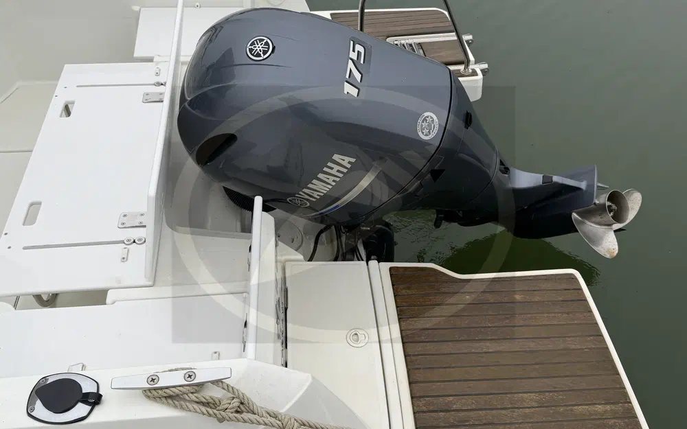 slider 23 Jeanneau Merry Fisher 695