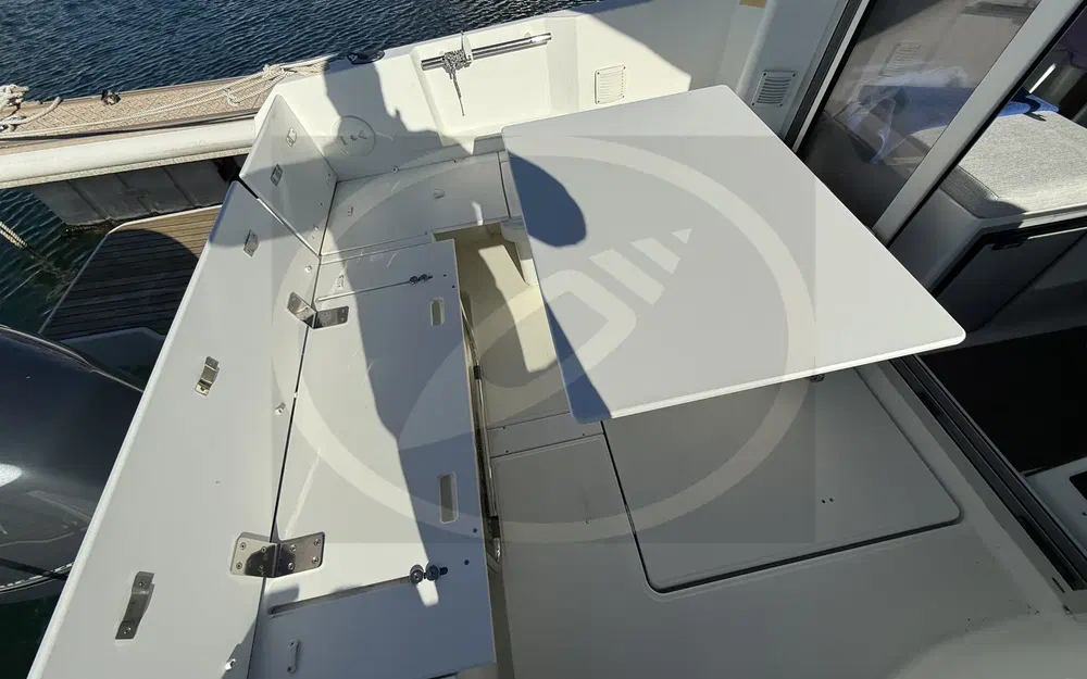 slider 6 Jeanneau Merry Fisher 695