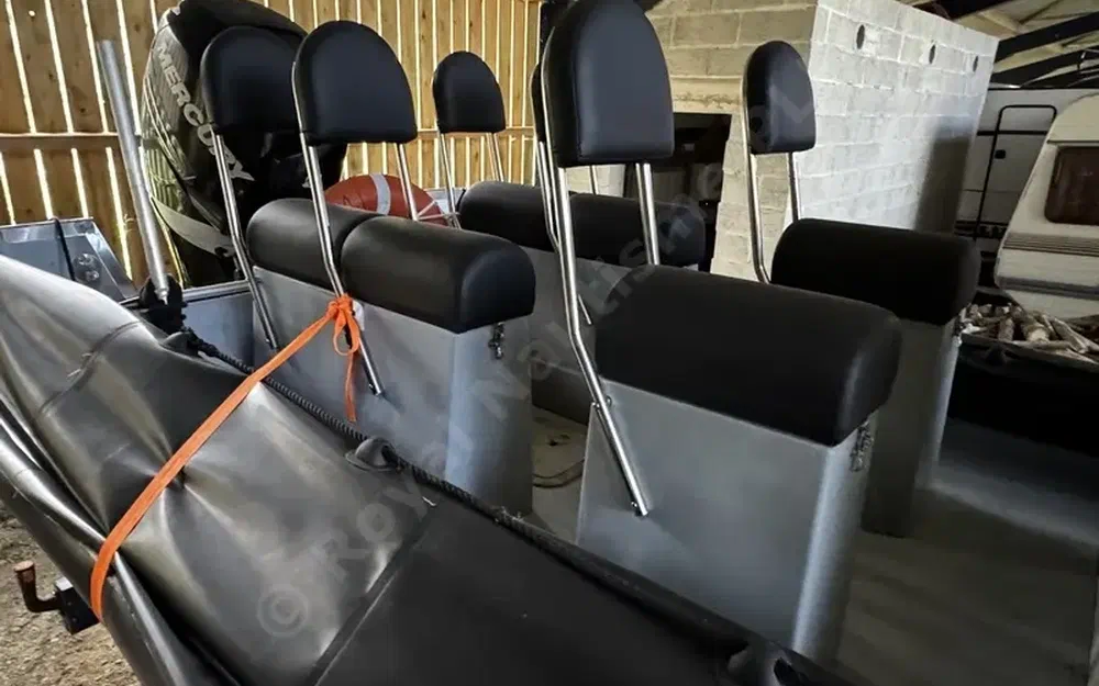 slider 13 Valiant 750 Patrol