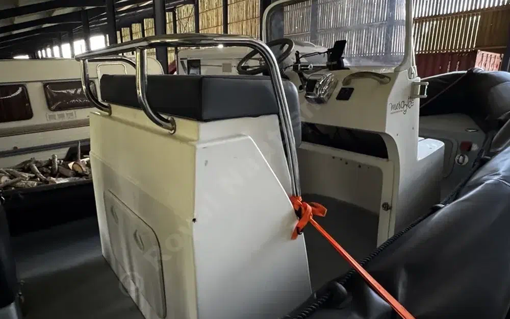 slider 14 Valiant 750 Patrol