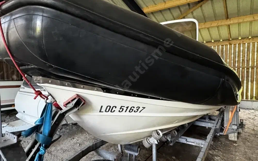 slider 1 Valiant 750 Patrol