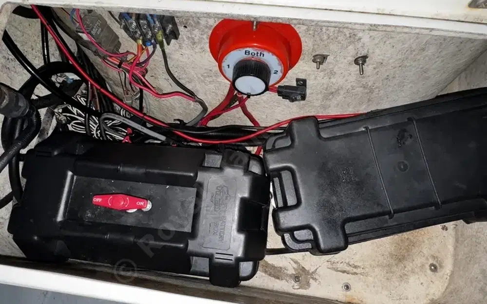 slider 19 Valiant 750 Patrol