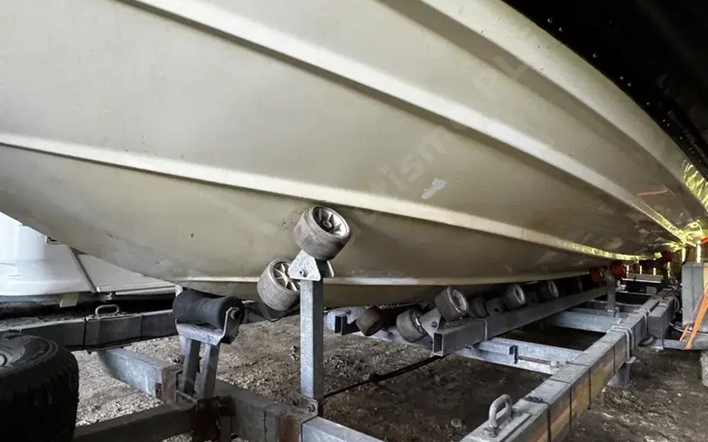 slider 2 Valiant 750 Patrol