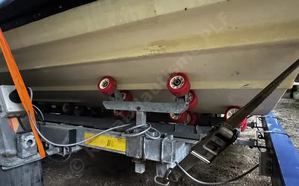 slider 4 Valiant 750 Patrol