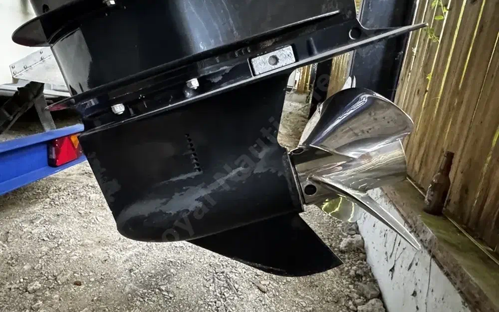 slider 8 Valiant 750 Patrol