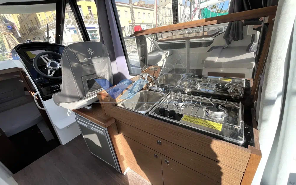 slider 6 Jeanneau Merry Fisher 895