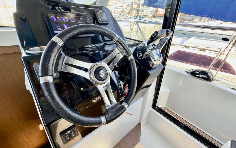 slider 23 Beneteau Antares 9 OB