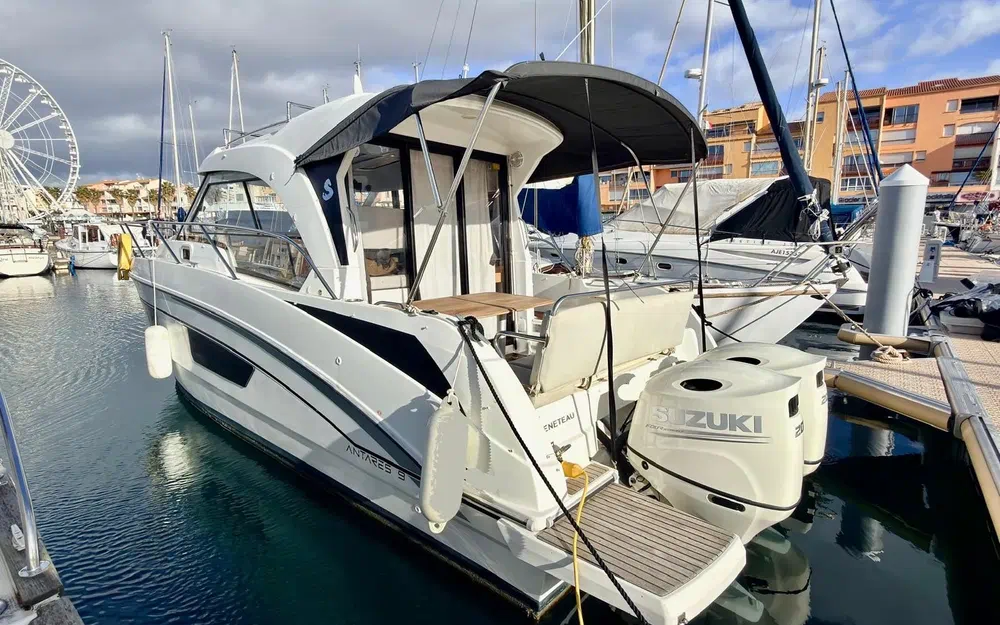 slider 2 Beneteau Antares 9 OB