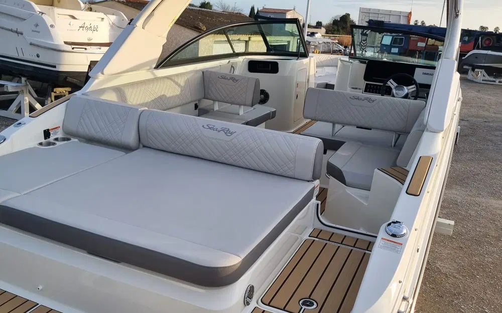 slider 5 Sea Ray SDX 250 OB