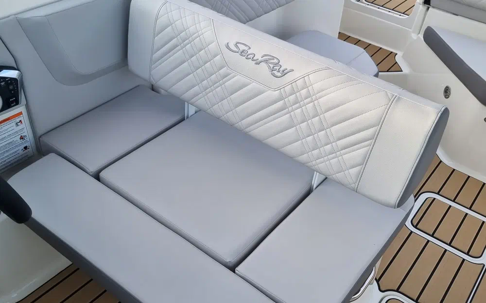 slider 7 Sea Ray SDX 250 OB