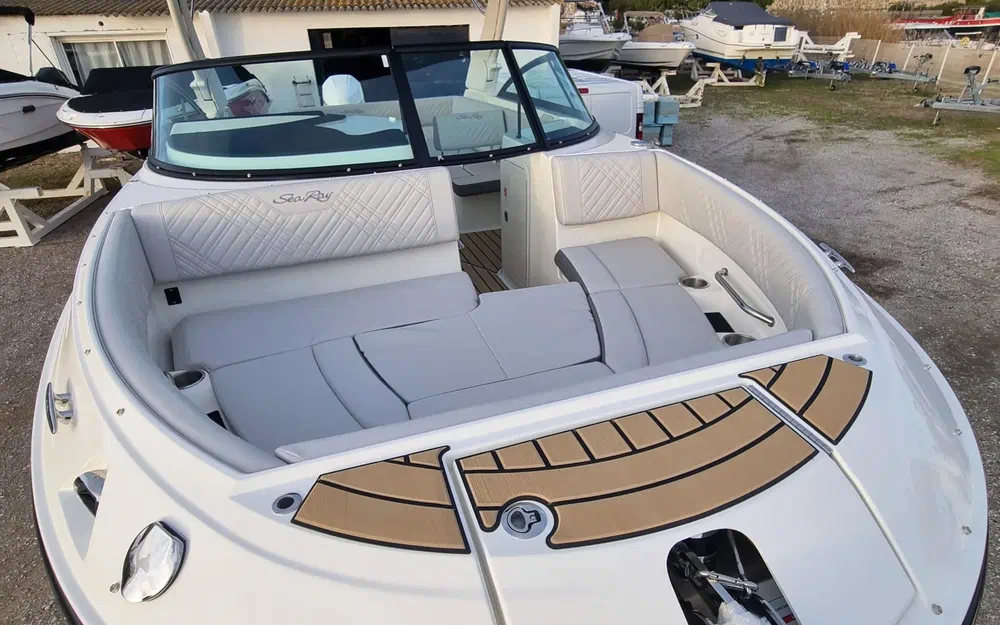 slider 8 Sea Ray SDX 250 OB