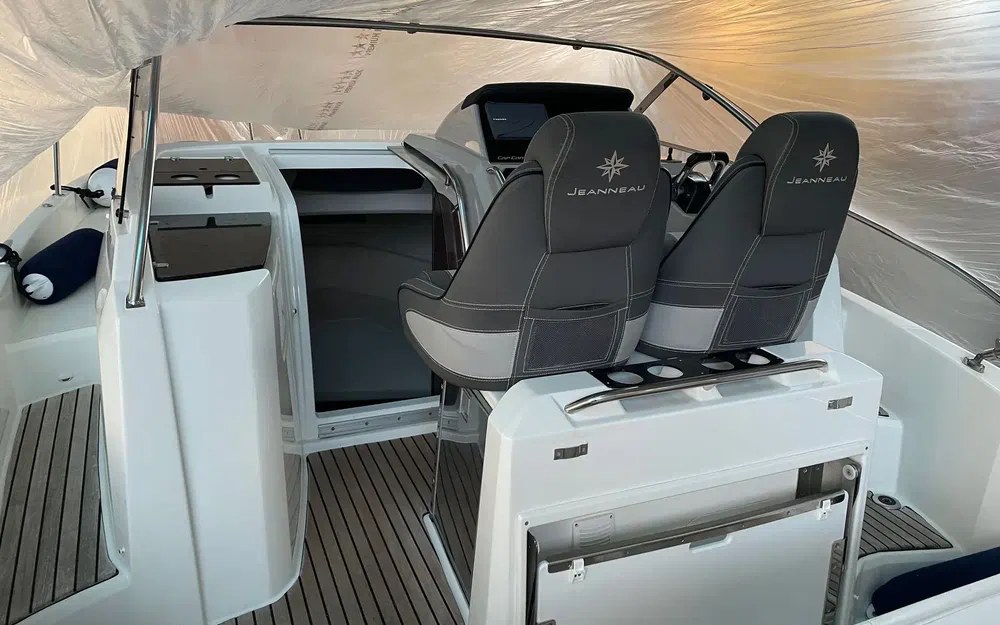 slider 4 Jeanneau Cap Camarat 9.0 WA