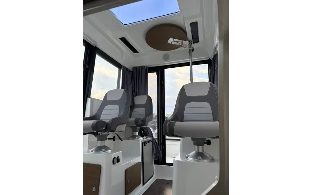 slider 10 Jeanneau Merry Fisher 795