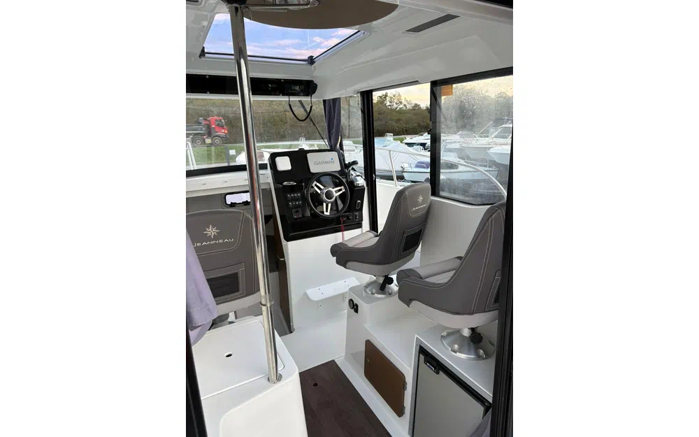 slider 6 Jeanneau Merry Fisher 795