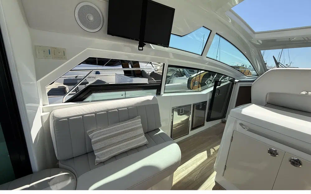 slider 9 Beneteau Gran Turismo 46