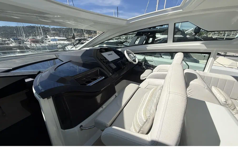 slider 11 Beneteau Gran Turismo 46