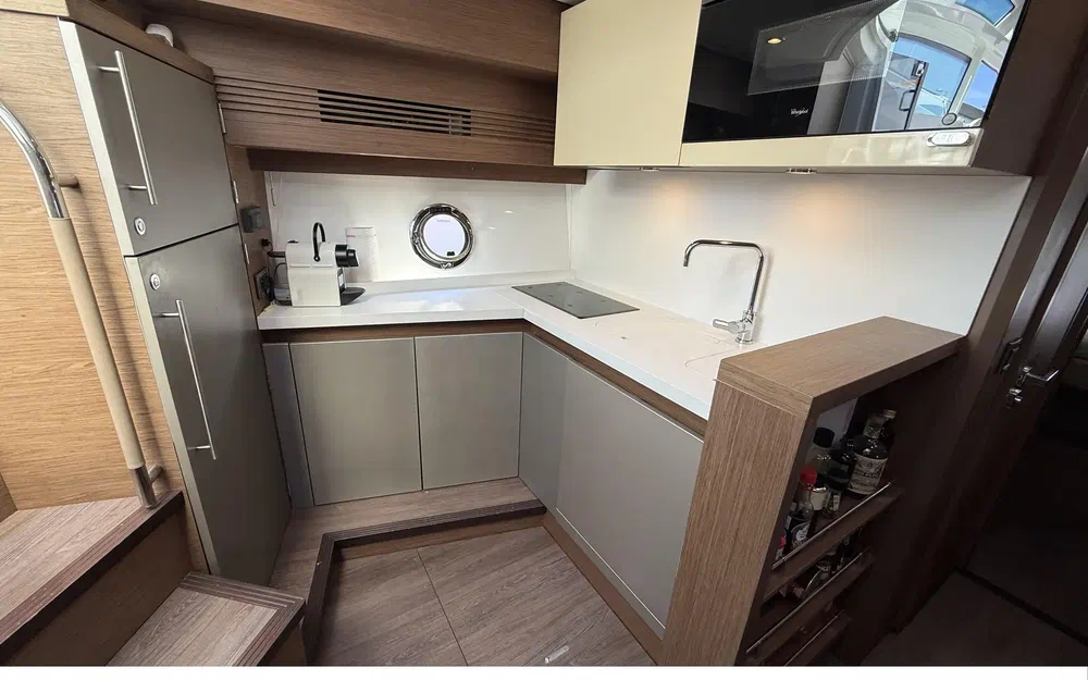 slider 14 Beneteau Gran Turismo 46