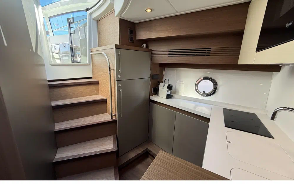 slider 15 Beneteau Gran Turismo 46