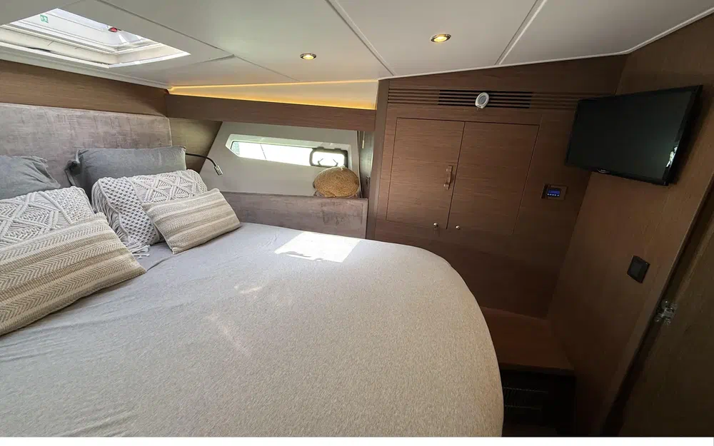 slider 19 Beneteau Gran Turismo 46