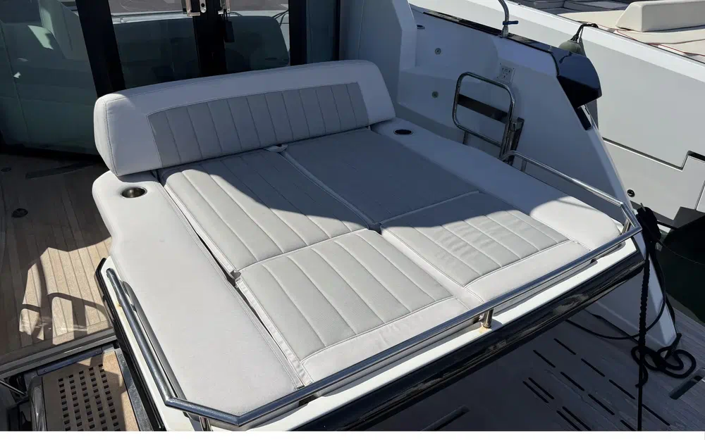 slider 3 Beneteau Gran Turismo 46