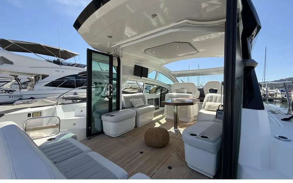slider 4 Beneteau Gran Turismo 46