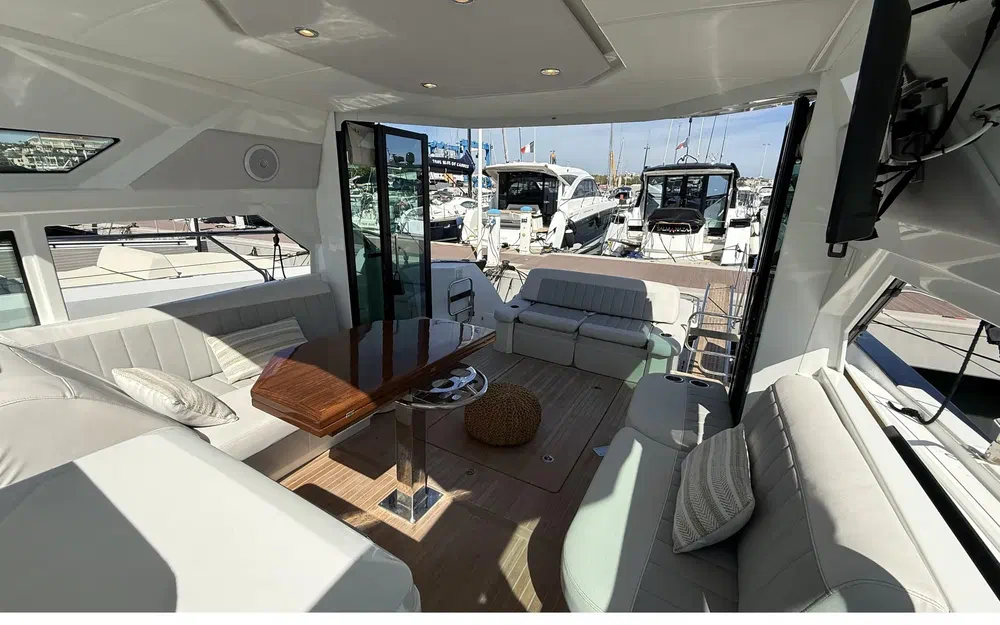 slider 6 Beneteau Gran Turismo 46