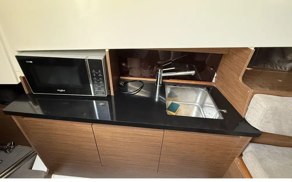 slider 8 Beneteau Flyer 9 Sundeck