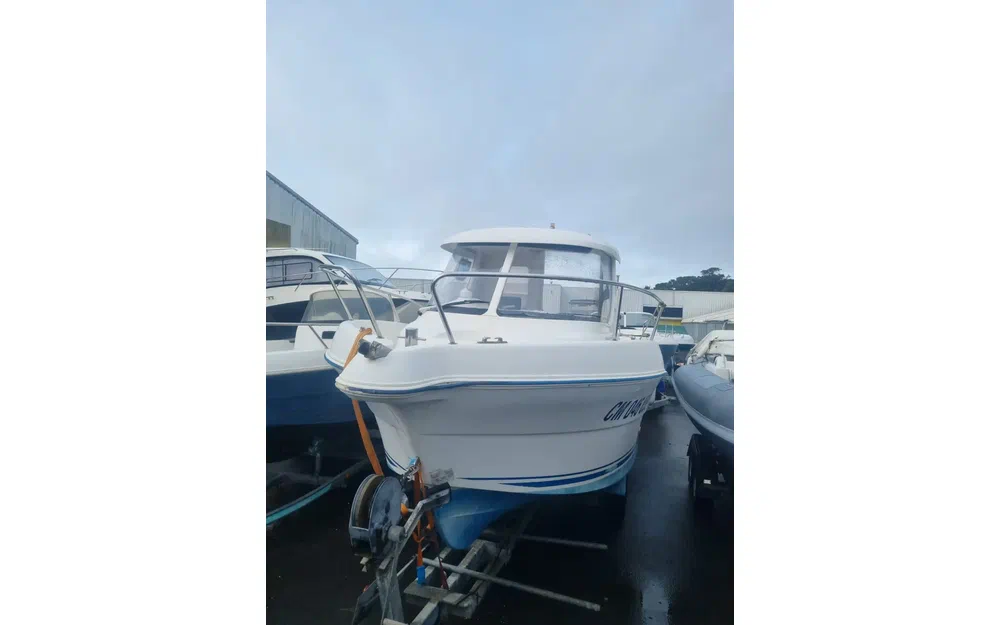 slider 0 Quicksilver 640 Pilothouse