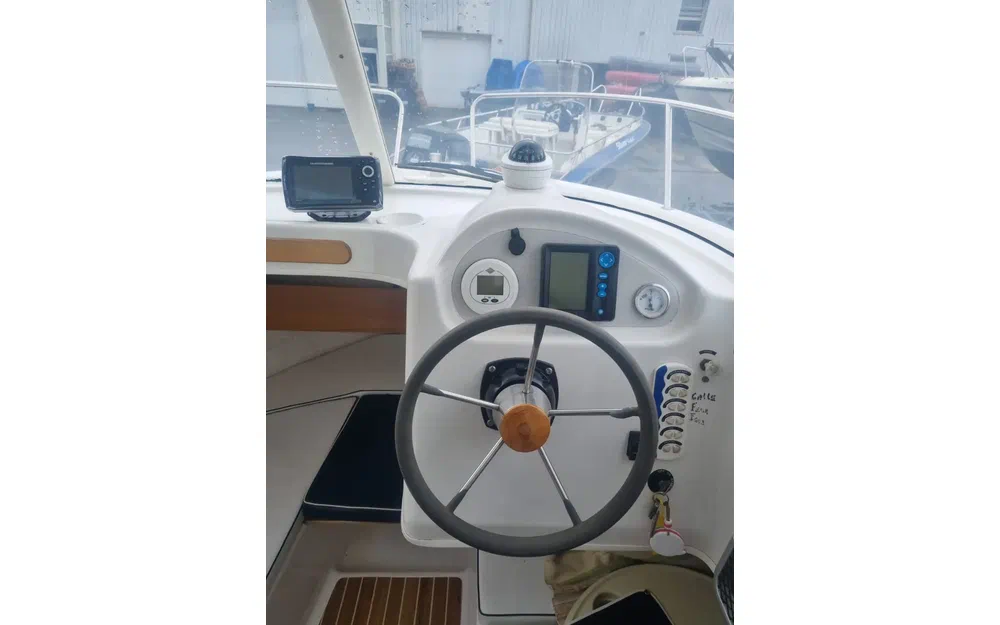 slider 1 Quicksilver 640 Pilothouse