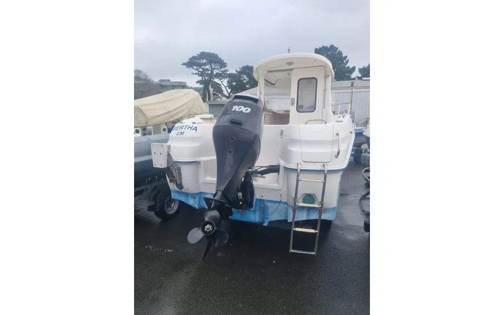 slider 2 Quicksilver 640 Pilothouse