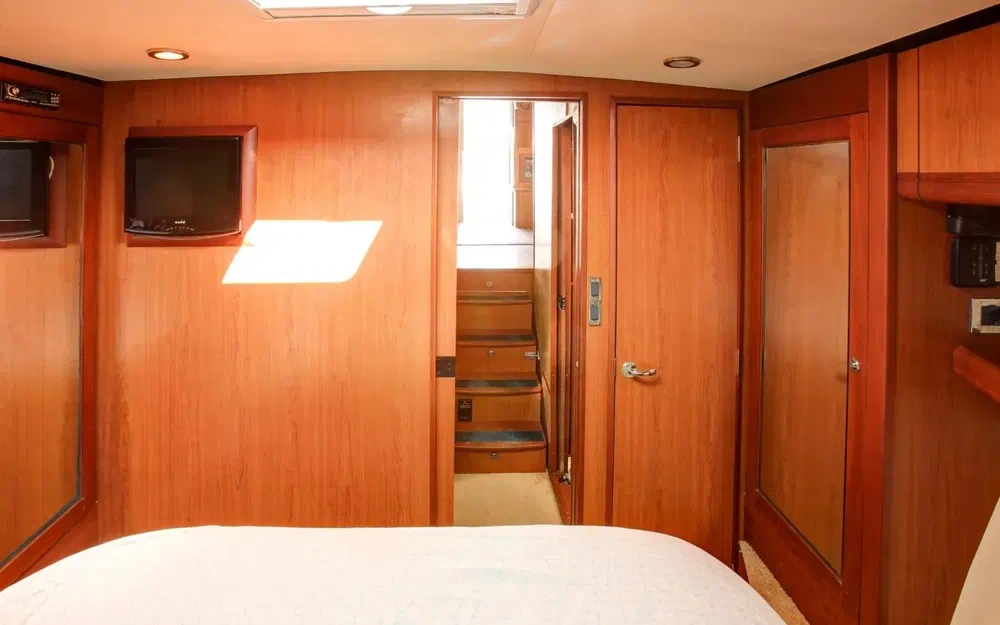 slider 10 Luhrs 41 Convertible