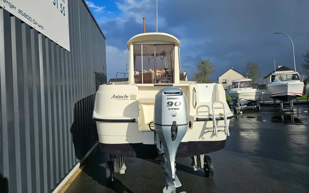 slider 26 Guymarine Antioche 600