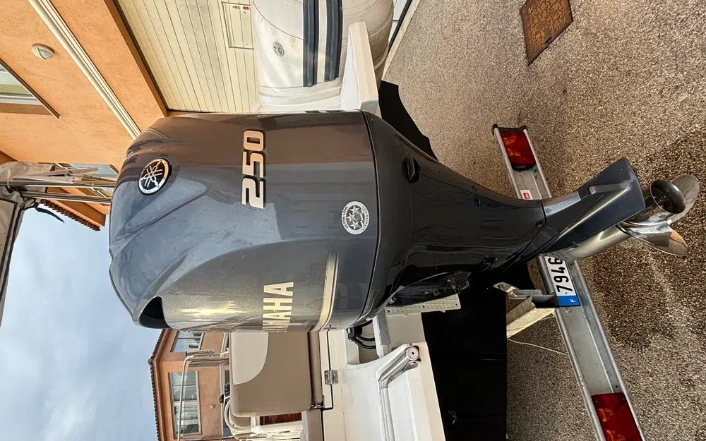 slider 23 Capelli Tempest 775 Luxe