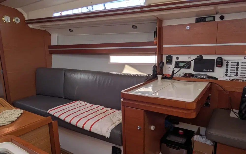 slider 9 Dufour 36 Performance