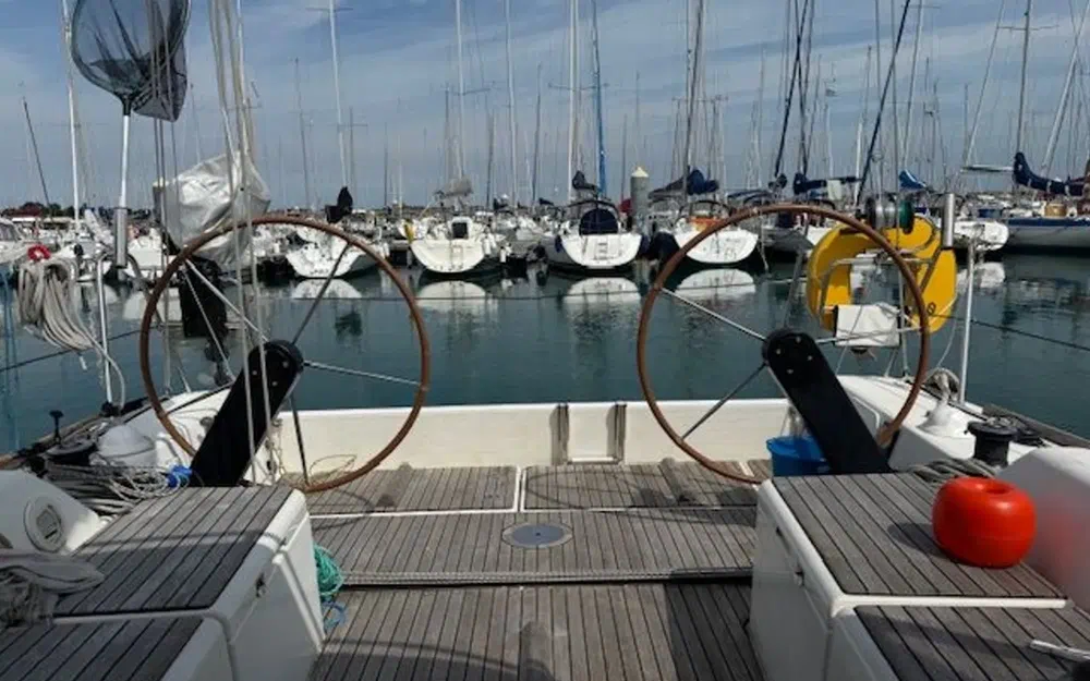 slider 1 Dufour 36 Performance